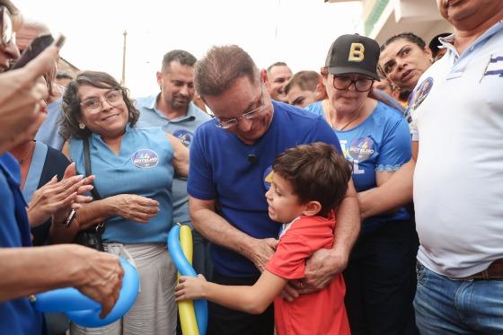 Botelho percorre bairro Santa Isabel e comerciantes confirmam apoio rumo à Prefeitura