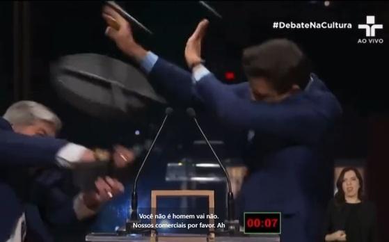 Datena agride Pablo Marçal com cadeirada após ser insultado durante debate na TV Cultura, em São Paulo