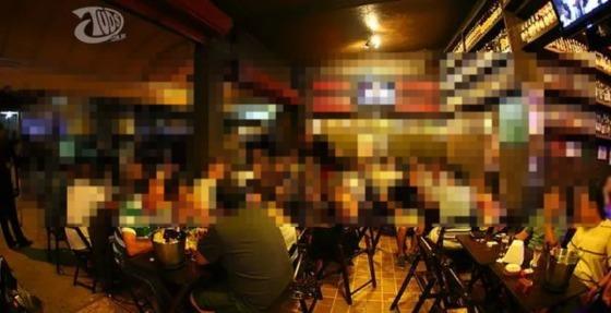 Grupo consome em bar, não tem grana para pagar a conta e acaba na delegacia