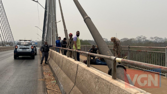 Homem tenta se jogar da Ponte Sérgio Motta em VG.