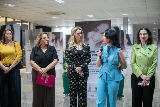 Mostra Fotográfica em Homenagem às Vítimas de Feminicídio fica 15 dias em exposição no Fórum de Cuiabá