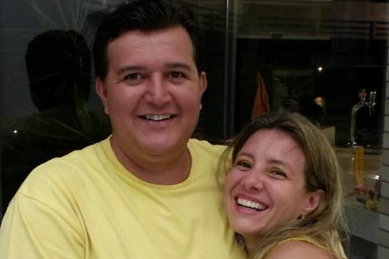 Carlos Alberto Araújo e a esposa, Flávia Moretti