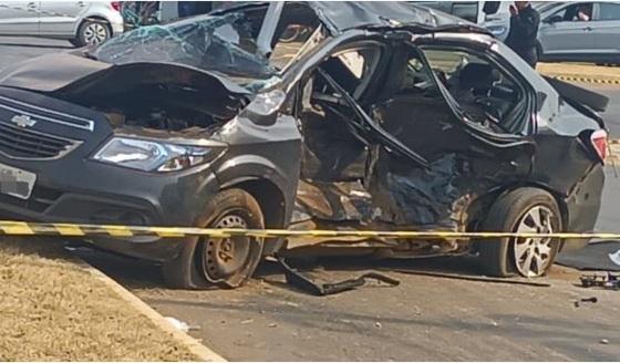 Imagens mostram acidente fatal e capotamento de carro no interior de MT