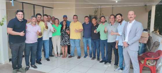 Fotografia de Tião com aliados de Kalil e Jayme não deixa dúvidas da proximidade do vice-prefeito eleito