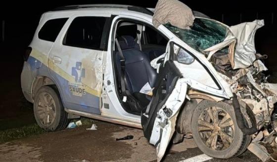 Acidente envolvendo carro com pacientes do interior deixa um morto e cinco feridos 