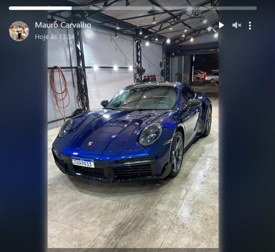 Porsche 911 Turbo S publicada por Carvalho em suas redes sociais