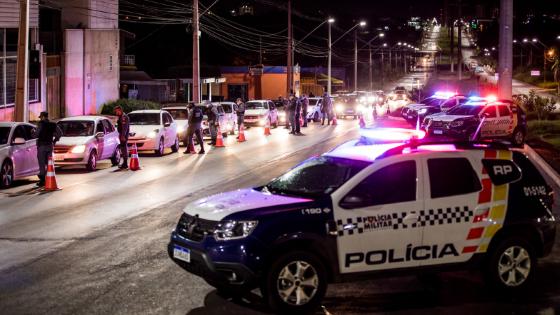 Delegado é preso ao ser flagrado dirigindo alcoolizado em Cuiabá.