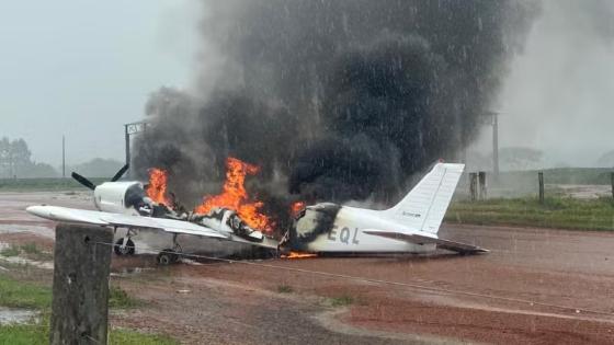 Avião com indícios de drogas é incendiado após pouso forçado em fazenda.