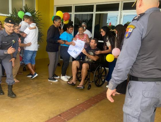 Sargento baleado em Colniza recebe alta médica do HMC após 11 dias "lutando" pela vida