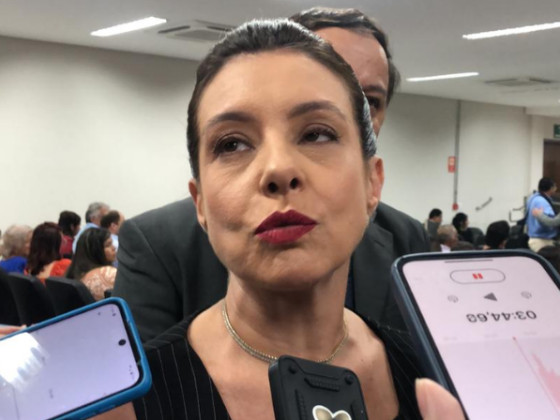 Flávia Moretti visita Kalil e elogia gestão