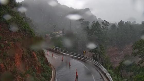 Trânsito na MT-251 no Portão do Inferno é interrompido por causa das chuvas nesta quarta (25).