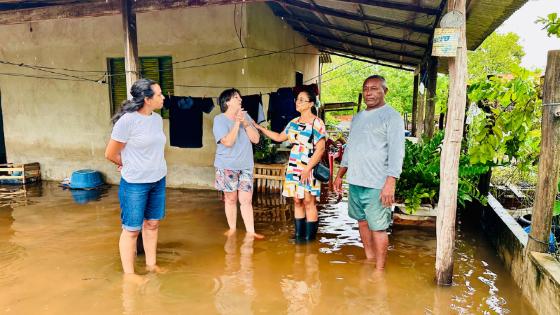 Moradores do bairro Carrapicho sofrem com casas alagadas após chuvas intensas em VG: "Preciso de um socorro".