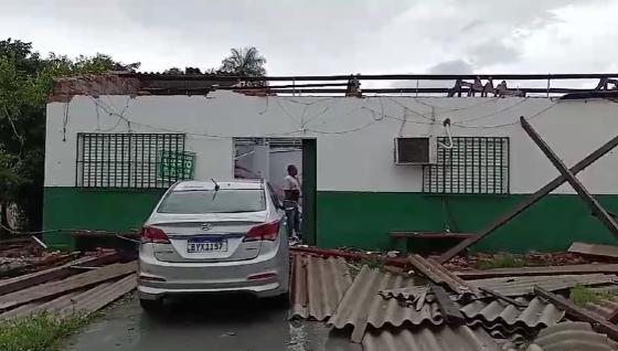 Temporal causa danos graves ao Centro de Saúde em Cuiabá; veja vídeo 