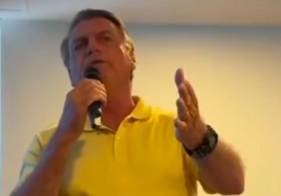 "Me deem metade da Câmara e metade do Senado, que eu movo o Brasil", diz Bolsonaro