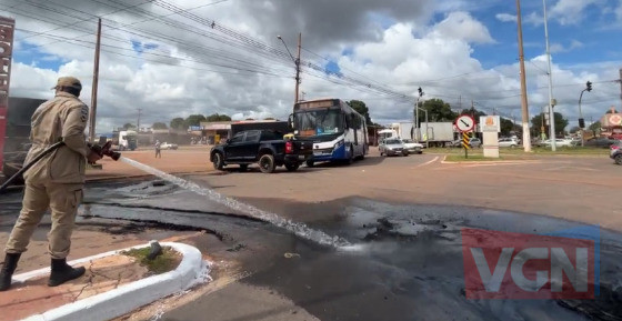 Bombeiros; fogo; protesto; água; 