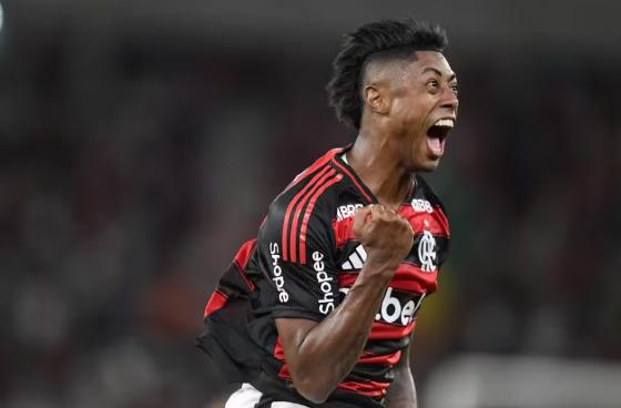 Flamengo vence Vasco e aumenta vantagem na semifinal do Carioca