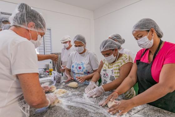 curso de panificação; prefeitura de cuiaba; mulheres; curso