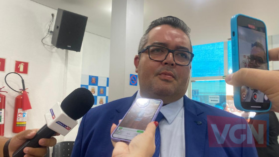Adilsinho ironiza Abilio após recado sobre prefeita: “Auxilie o secretário a limpar VG"