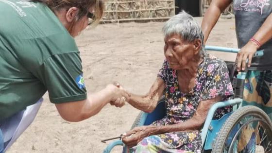 Indígena centenária recupera aposentadoria após 'prova de vida'.