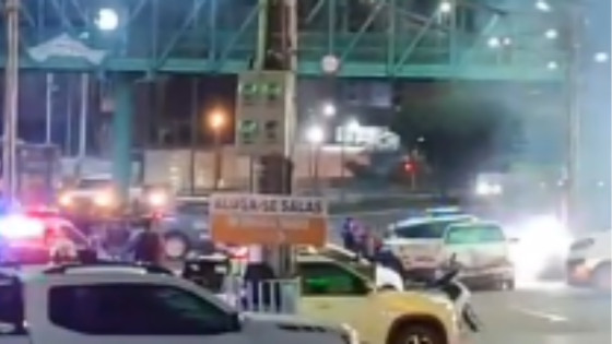 Após perseguição, homem bate carro roubado e é preso em Cuiabá.