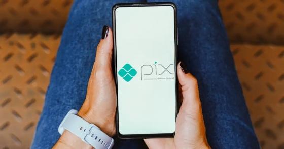 Congresso deixa caducar MP que proibia impostos sobre o Pix