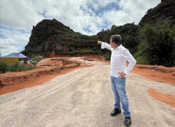 Sérgio Ricardo visita obras do 'Portão do Inferno' e promete rigor na fiscalização