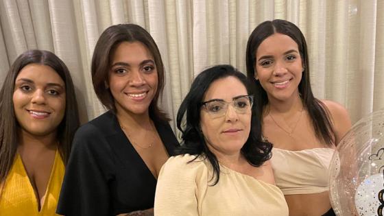 Mãe empreendedora usa trabalho com lanches para sustentar e inspirar filhas em VG