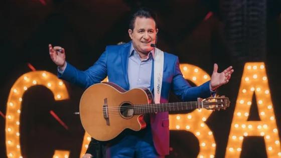 Marrone cai do palco, fratura dedo e trinca cinco costelas durante show em Goiânia