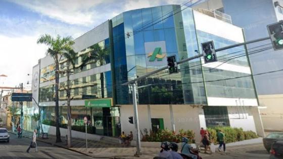 Criminosos invadem e furtam banco de Cuiabá.