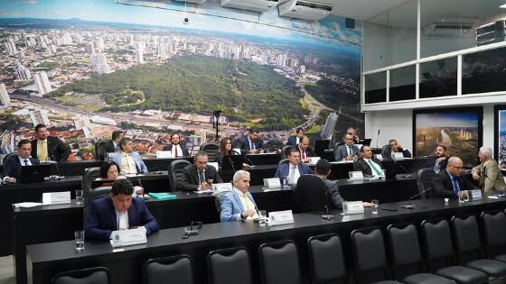 Por unanimidade, vereadores arquivam representação por falta de provas; denúncia usava apenas reportagens como base