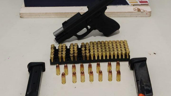 Adolescente envolvido em triplo homicídio é apreendido com arma e munições 