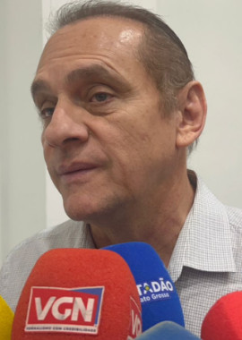 Deputado quer suspender convênio com banco