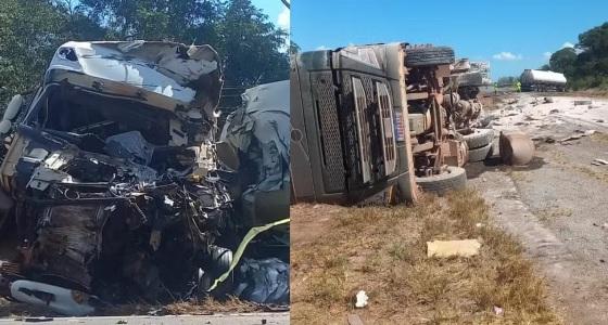 Caminhoneiro morreu após colisão entre três veículos de carga