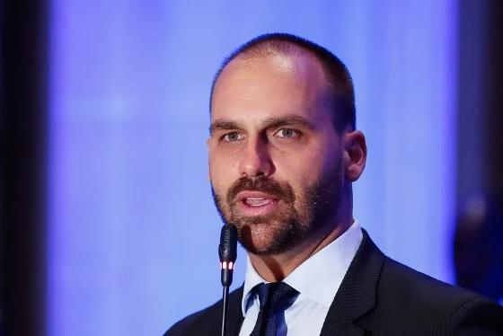 Deputado é acusado de tentar intimidar autoridades brasileiras com sanções dos EUA