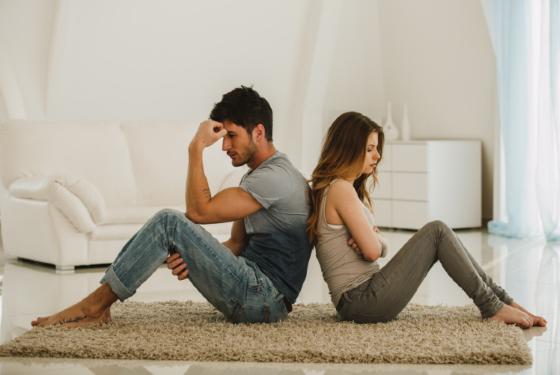 Casais que dividem as contas brigam mais e se separam com mais frequência
