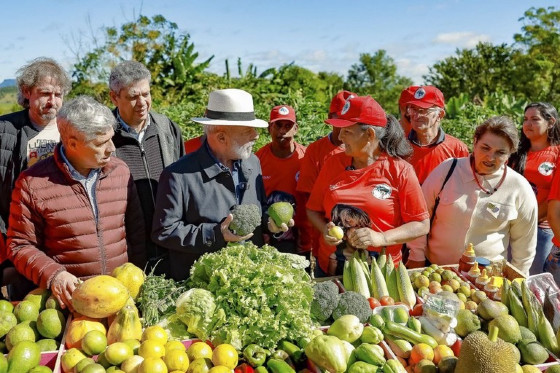 "Quanto mais gente estiver produzindo no campo, mais barato fica ”, afirma Lula
