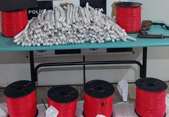 Mais de 200 bananas de dinamite e 50 kg de nitrato de amônia estavam armazenados na varanda de casa no centro da cidade