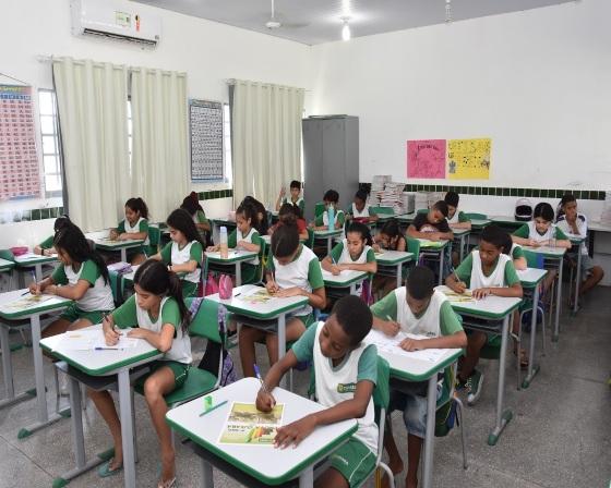 Cuiabá vai adotar 11 medidas para melhorar educação: volta das notas, reforço na alfabetização e reformas nas escolas
