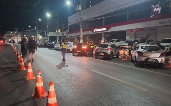 Lei Seca em Cuiabá prende 10 e aplica 74 multas