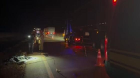Colisão entre carro e moto mata mãe e filha na MT-235.