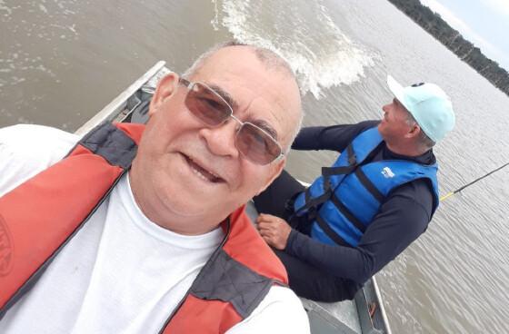 Tio do Lucas do Chapéu do Sol desaparece após embarcação virar em rio.