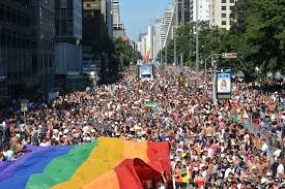 Parada LGBT+ de SP celebra memória, resistência e futuro das pessoas idosas