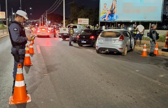 Dois são presos por embriaguez ao volante em Cuiabá.