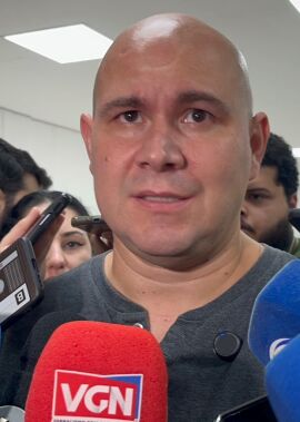 “Lula devia tomar cerveja com Trump”, ironiza Abílio