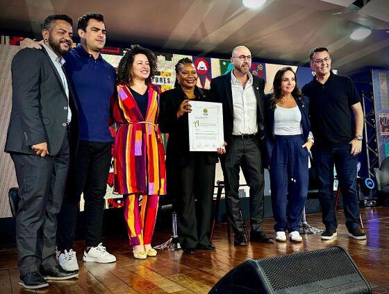“Me sinto cada vez mais mato-grossense”, diz ministra ao receber título de Beto Dois a Um.