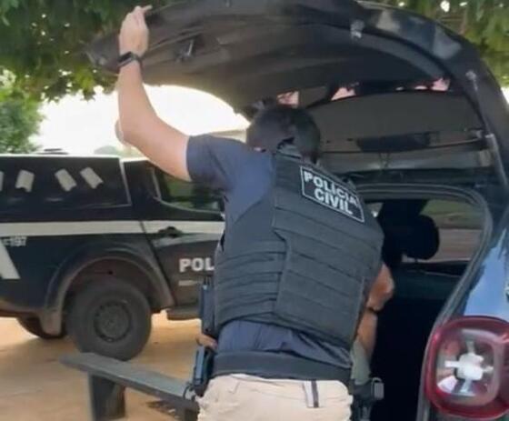 Polícia prende homem acusado de matar adolescente e jovem em MT