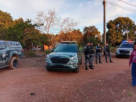 Dupla morre em confronto com PMs em Cuiabá.