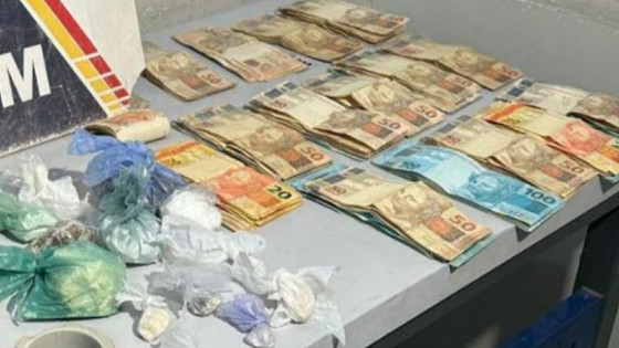 Traficante é preso com drogas e R$ 14 mil em Cuiabá.