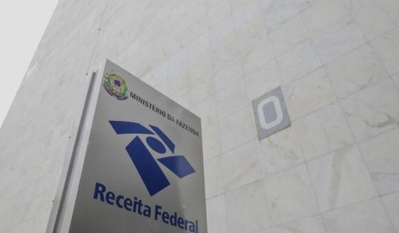 Juíza suspende nova fórmula do bônus na Receita