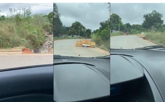 Cratera em rua do bairro Pirineu segue sem obras após meses interditada.